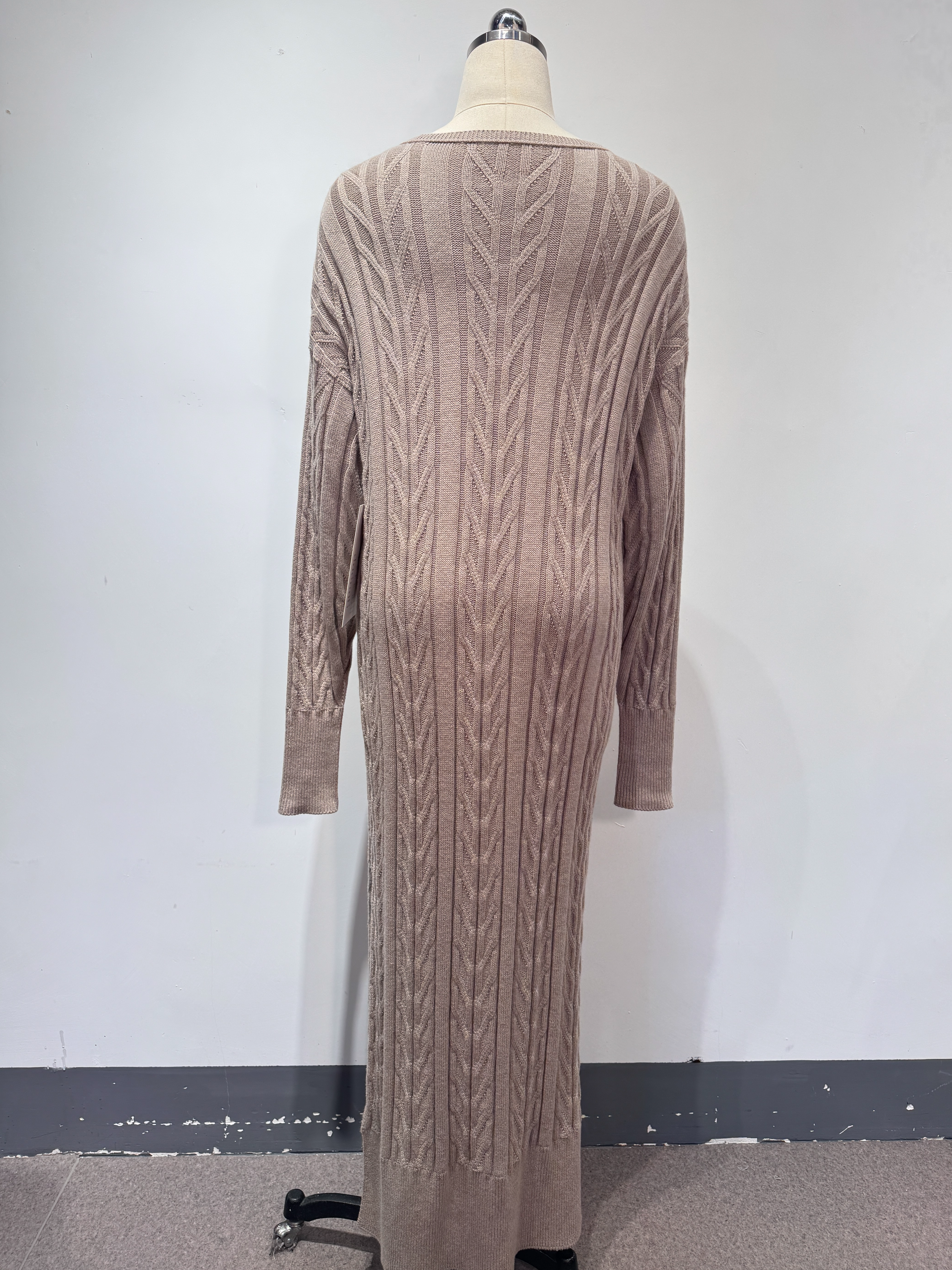Nahtloses Strick-Maxikleid