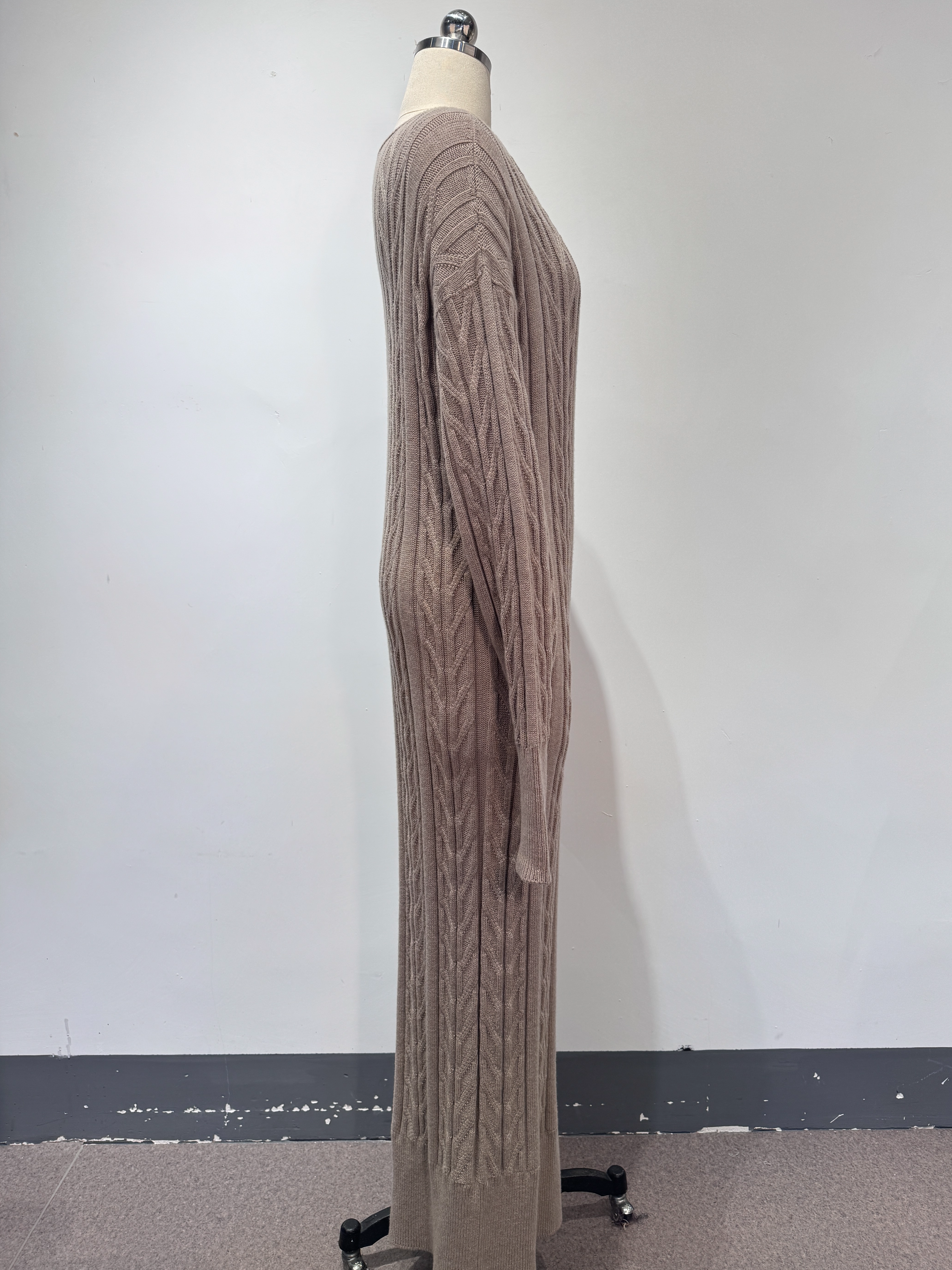 Nahtloses Strick-Maxikleid