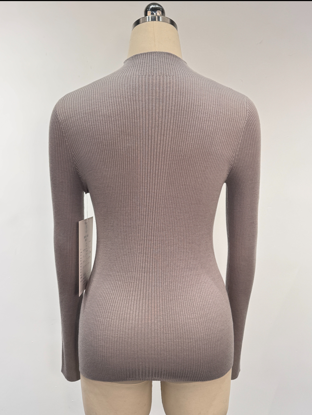 Slim-Fit-Pullover aus nahtloser Wollmischung
