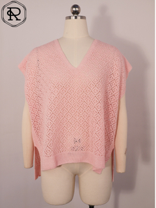 Haut en tricot pointelle g&eacute;om&eacute;trique &agrave; col en V avec fentes lat&eacute;rales